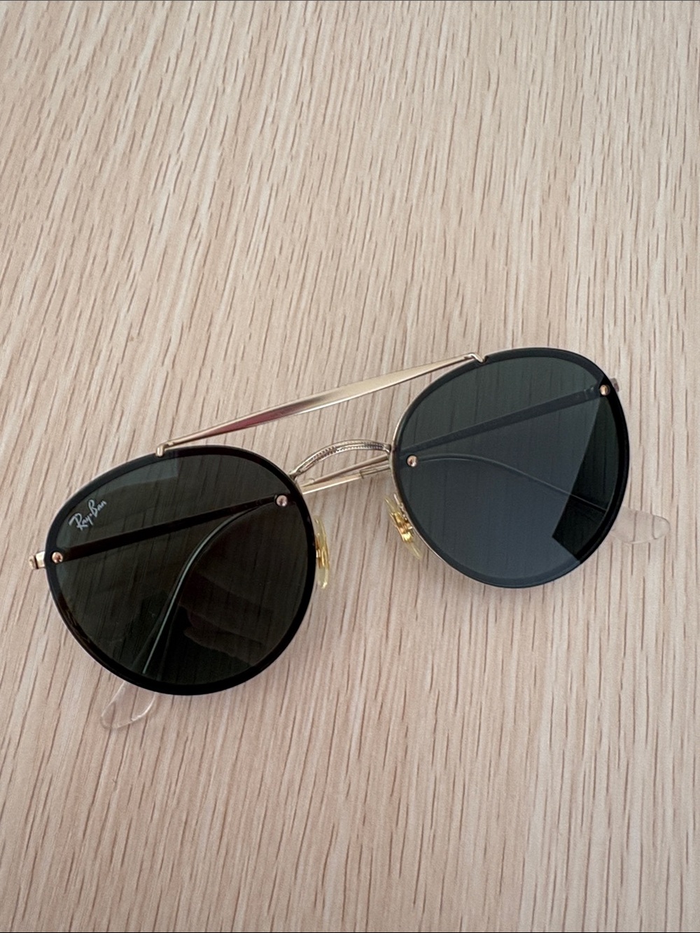 Ray-Ban sunglasses - round double bridge in black and gold